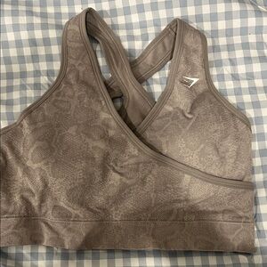 Gymshark Women's Cross-Back Sports Bra

Size L like new